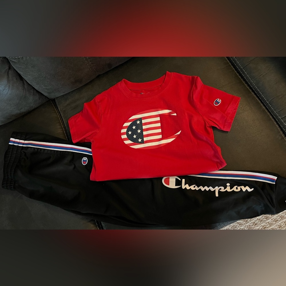 Champion outfit boys size L/M